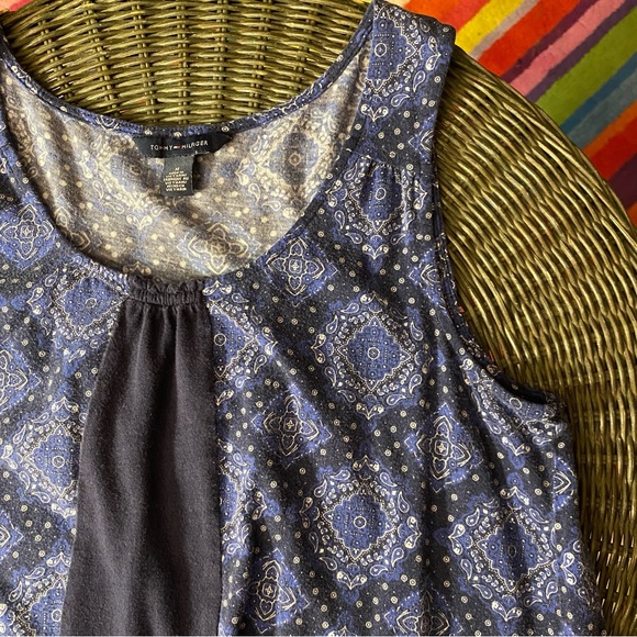 Tommy Hilfiger sleeveless top; M 🪷🌺 - Picture 4 of 5